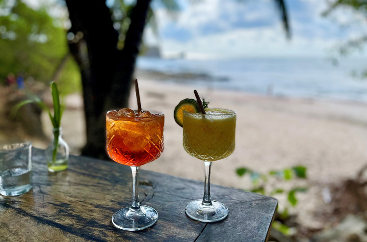 Costa_Rica_Beach_Drinks