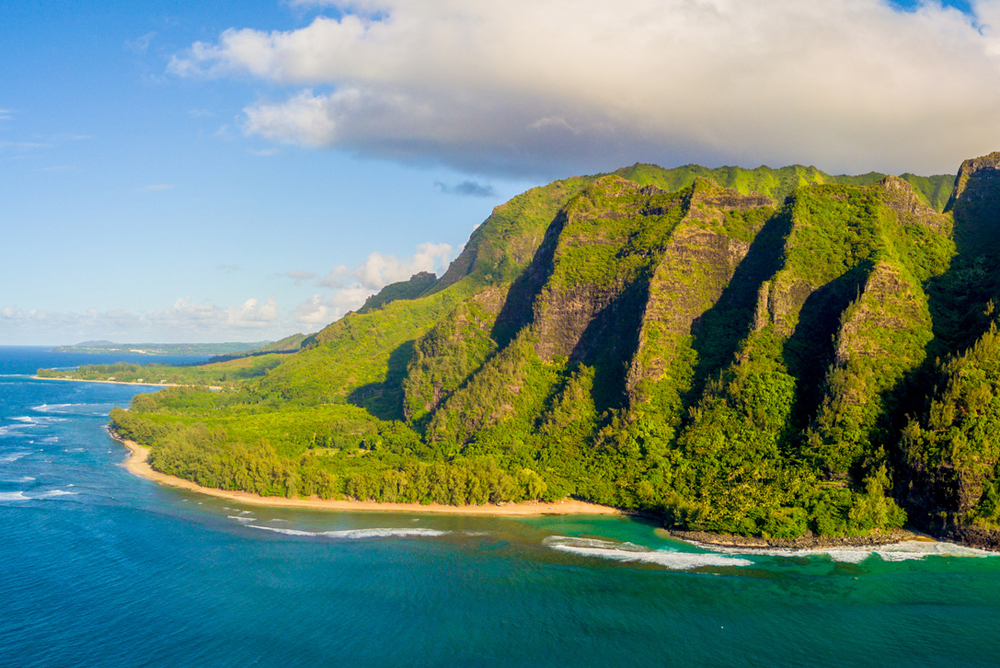 Amazing aerial view of the Na Pali coast cliffs from above. Beau