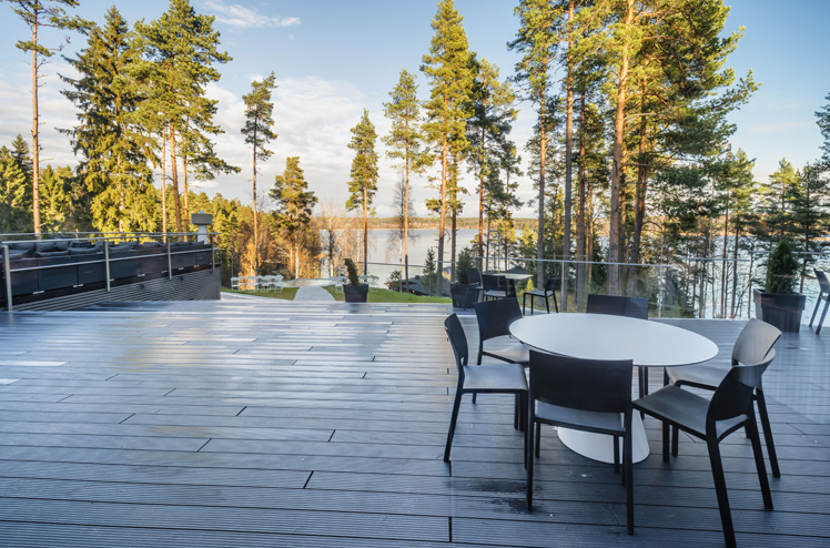 Lehmonkärki-Villa Vellamo, terassi