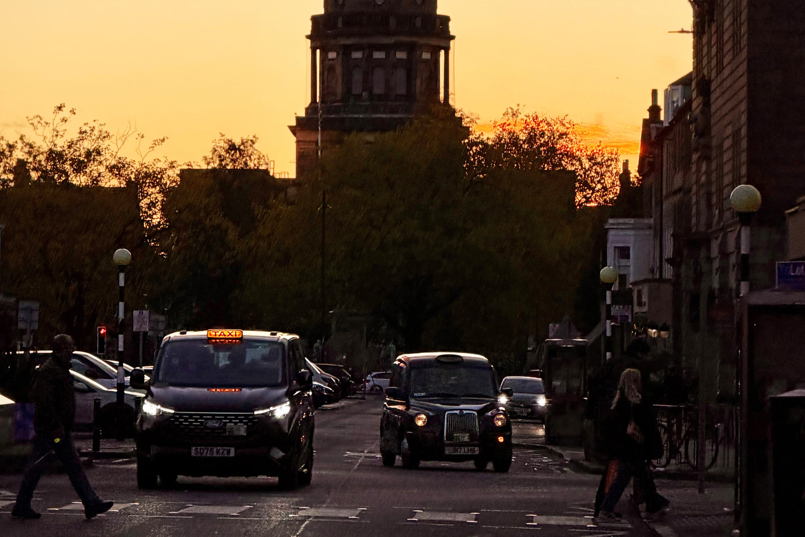RB_Schottland_Edinburgh_Taxi_Sunset_CK